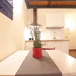 Amenano Apartament *
